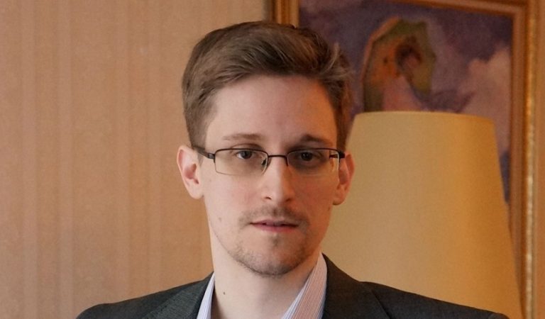 Snowden warns against the use of Google’s Allo chat application
