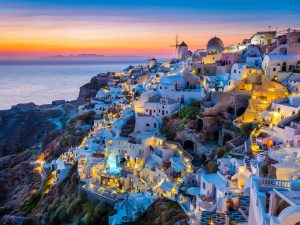 oia-santorini-greece-cr-alamy