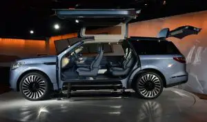 4-the-lincoln-navigator-concept-car-comes-with-giant-gullwing-doors-it-was-unveiled-at-the-new-york-auto-show-in-march