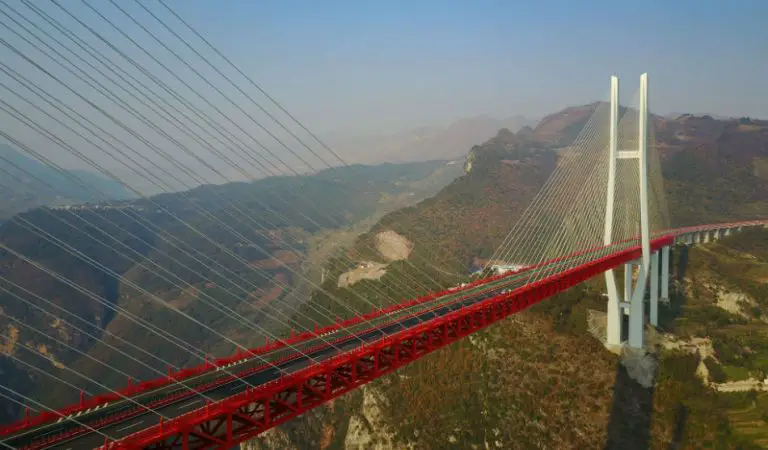 Highest bridge in the world is now open to traffic in China
