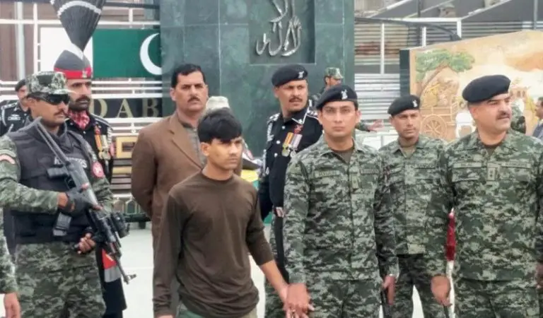 Pakistani Army Returned Indian Soldier To Indian Officials Safely