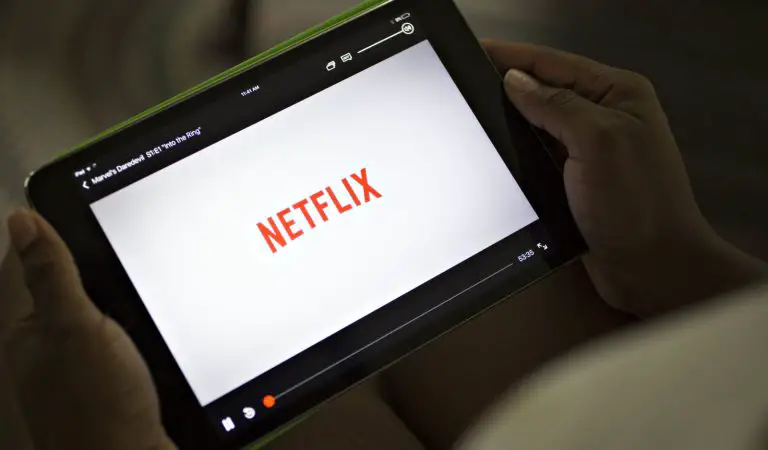 Now Netflix allows Android users to save downloads to SD cards